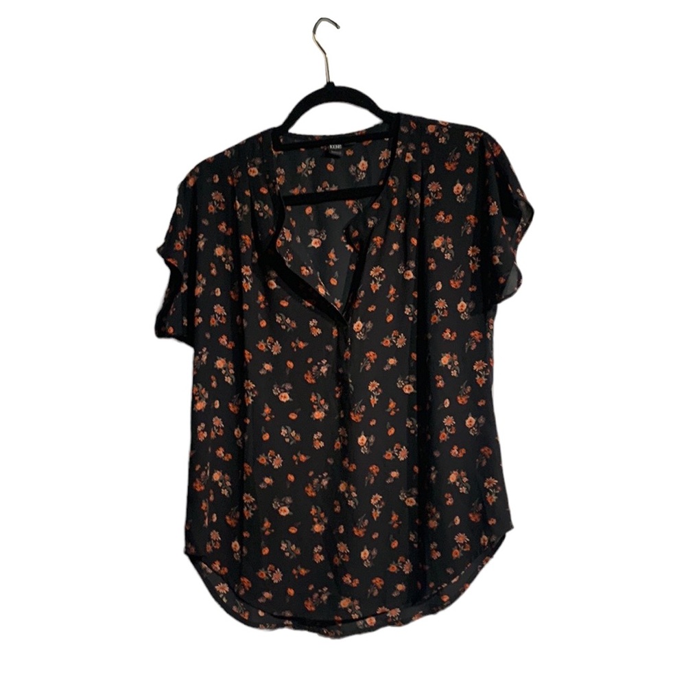 Icone / Simons drapey floral blouse
